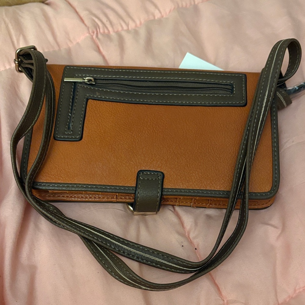 Simply Noelle Brown Crossbody Wallet - Picture 3 of 3